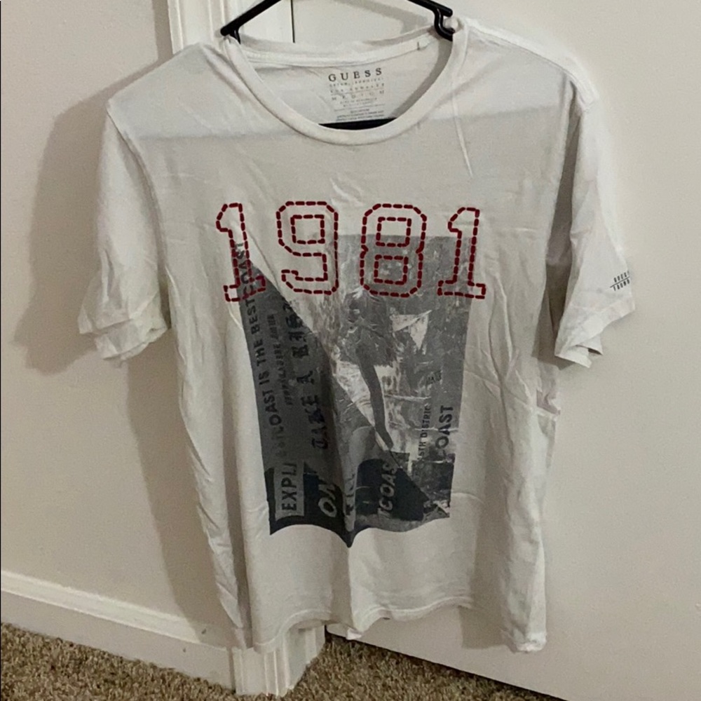 Guess 1981 graphic t shirt